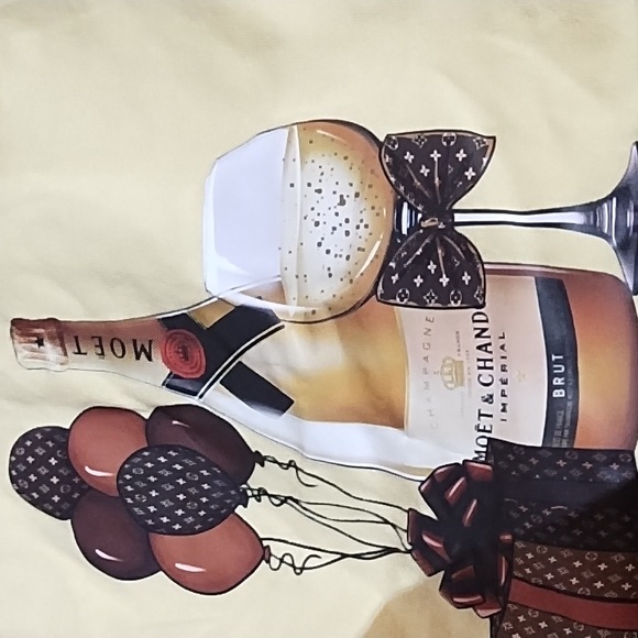 Moet Champagne 🍾 celebration t shirt  v neck - Picture 1 of 3
